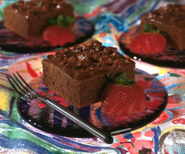 Pastel de chocolate con fresa